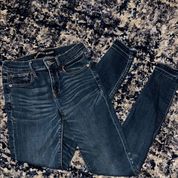 EXPRESS Ultimate Skinny Jeans with Classic Design and Faded Wash - Picture 1 of 6
